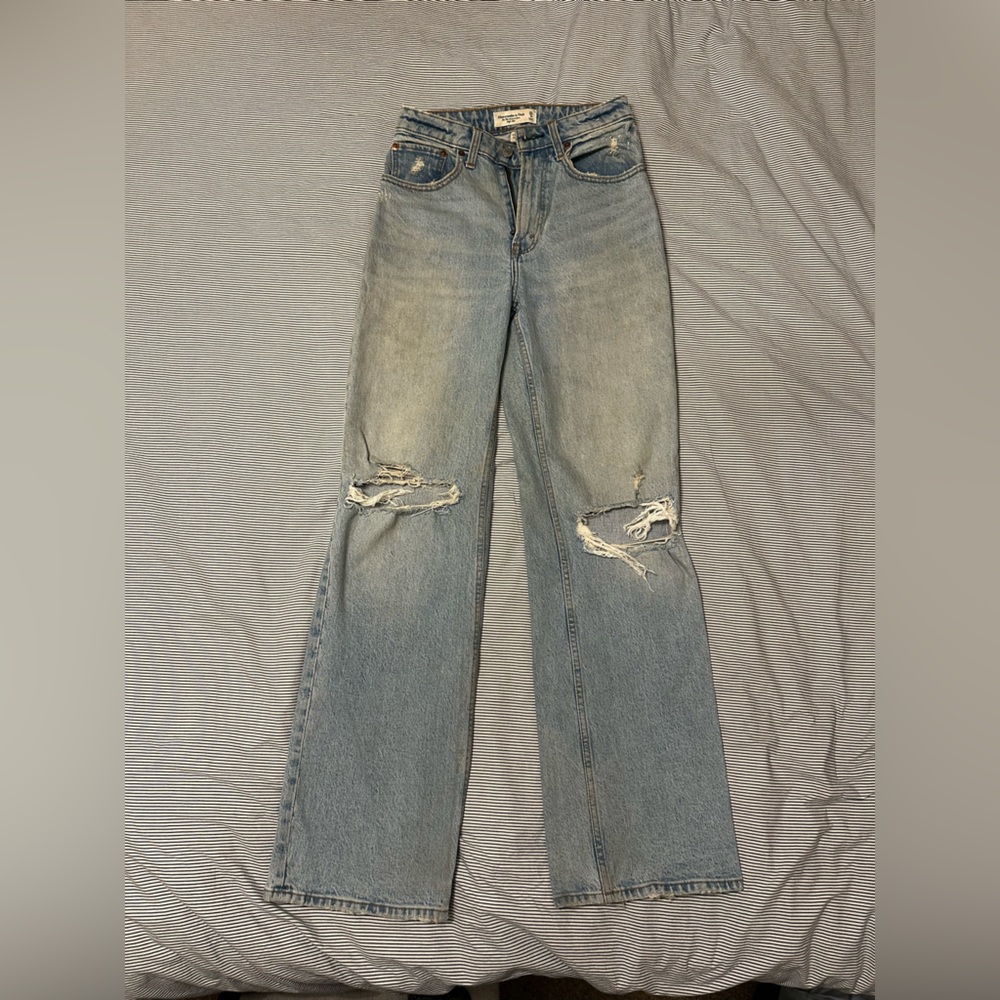 Abercrombie & Fitch Distressed High Rise Jeans - 25 Curve Love